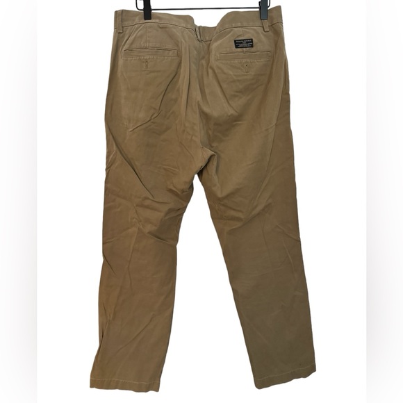 Men’s Banana Republic Aiden Chino in Tan khaki. Size 34 X32 - Picture 2 of 6